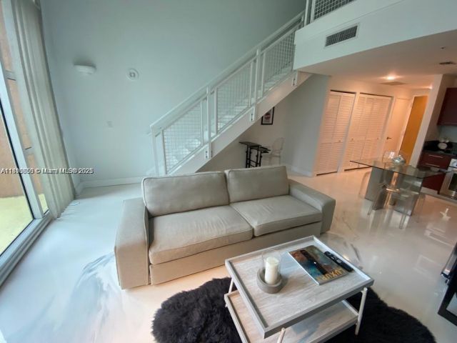 1-bedroom condo for rent in Miami - 244 Biscayne Blvd 643 - MondialRealty