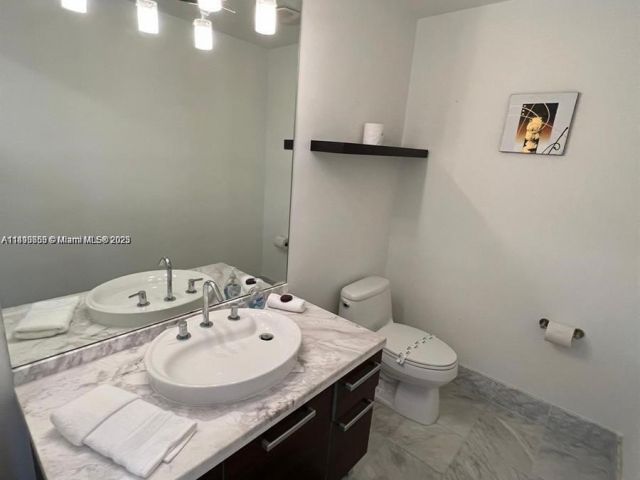 1-bedroom condo for rent in Miami - 244 Biscayne Blvd 643 - MondialRealty
