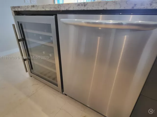 1-bedroom condo for rent in Hallandale Beach - 1830 S Ocean Dr 2312 - MondialRealty