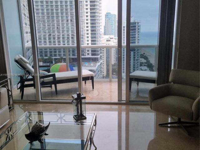 Apartment for rent  Unit #2312 - photo 6081804