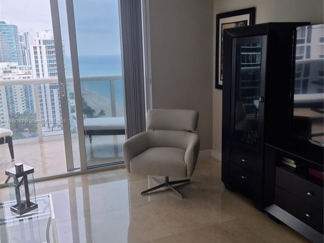 Apartment for rent  Unit #2312 - photo 6081805