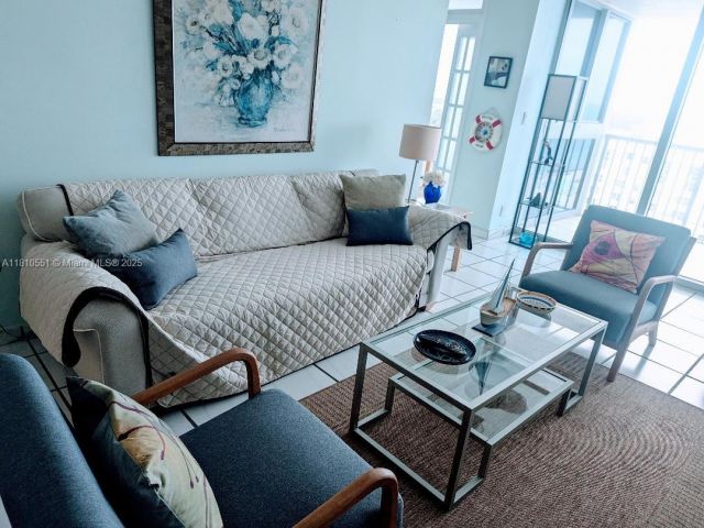 Apartment for rent  Unit #2409 - photo 6105860