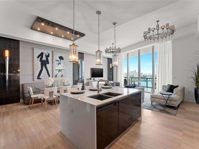 Apartment for sale  Unit #UPH08 - photo 6085537