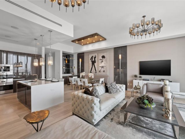 Apartment for sale  Unit #UPH08 - photo 6085540