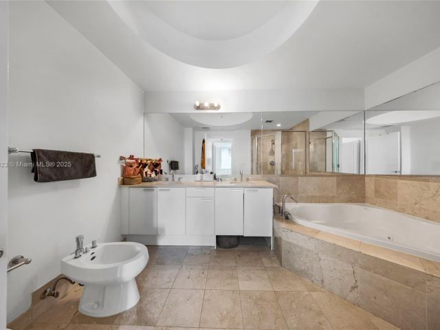 Apartment for sale  Unit #2-506 - photo 6085437