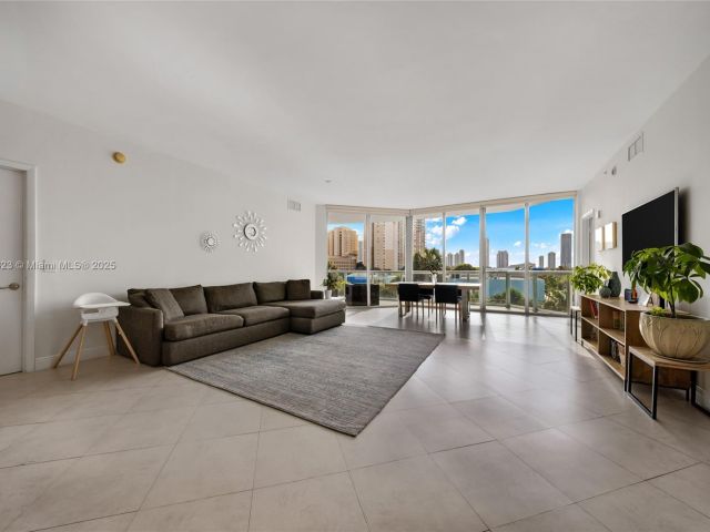 Apartment for sale  Unit #2-506 - photo 6085444