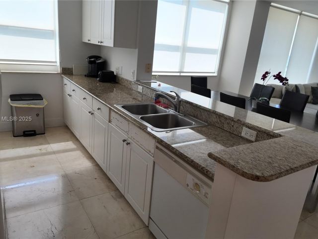 Apartment for sale  Unit #1213 - photo 6085801