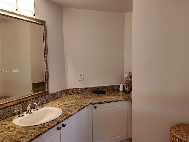 Apartment for sale  Unit #1213 - photo 6085809