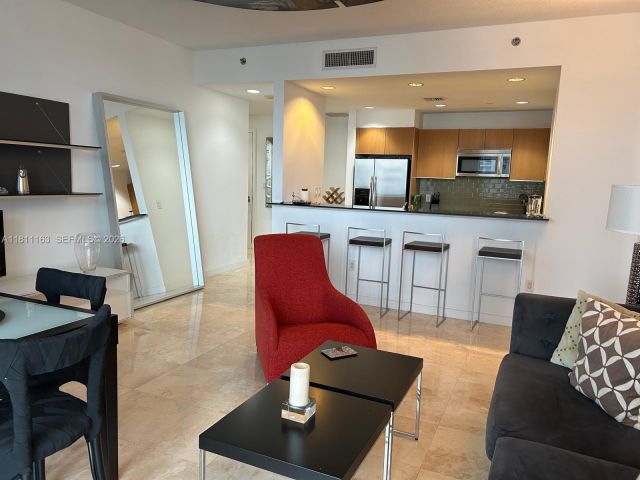 1-bedroom condo for rent in Miami - 1050 Brickell Ave 3102 - MondialRealty