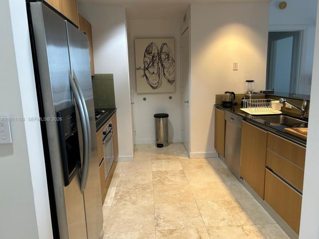 1-bedroom condo for rent in Miami - 1050 Brickell Ave 3102 - MondialRealty