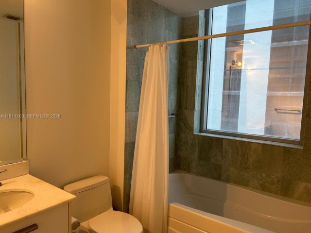 1-bedroom condo for rent in Miami - 1050 Brickell Ave 3102 - MondialRealty
