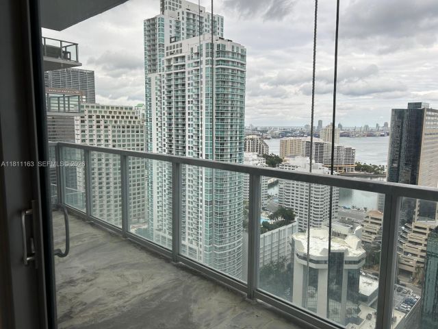 1-bedroom condo for rent in Miami - 1050 Brickell Ave 3102 - MondialRealty