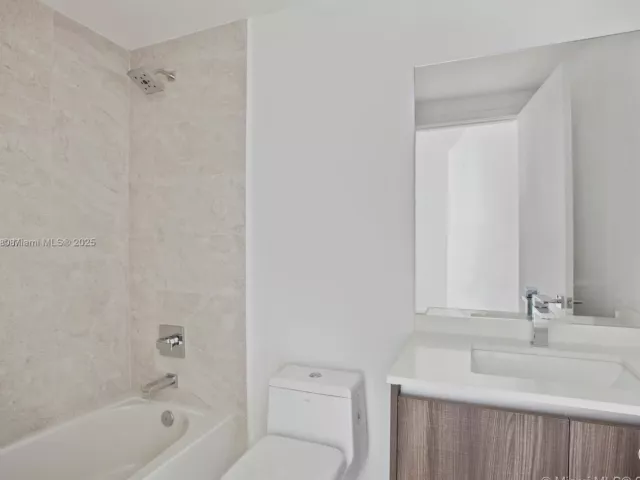 Apartment for sale  Unit #501 - photo 6085166