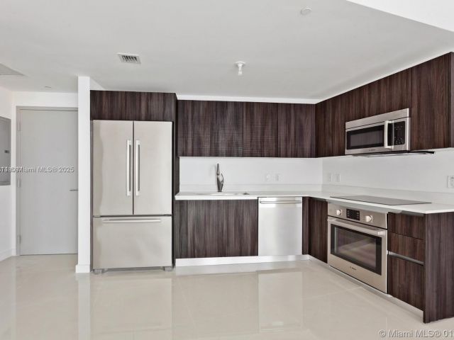 Apartment for sale  Unit #501 - photo 6085173