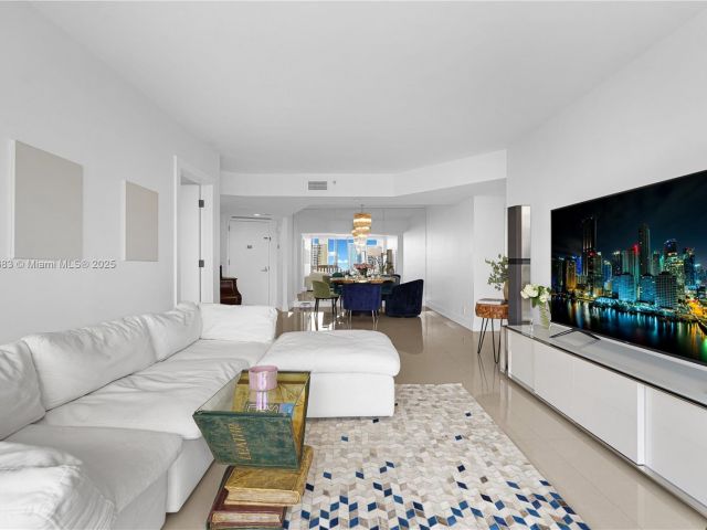 Apartment for sale  Unit #2508 - photo 6113440