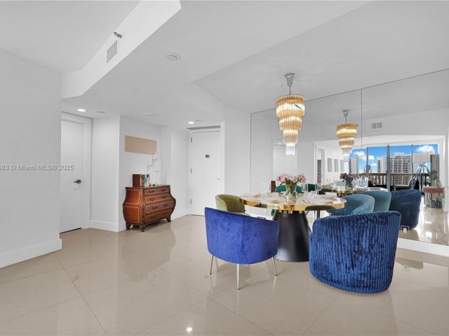 Apartment for sale  Unit #2508 - photo 6113451