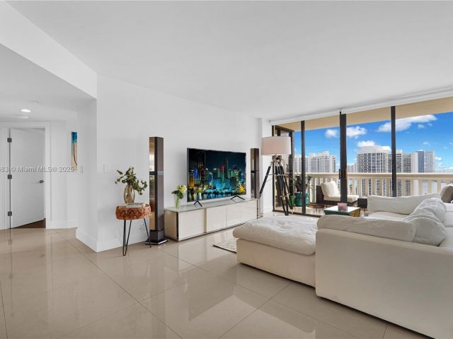 Apartment for sale  Unit #2508 - photo 6113453