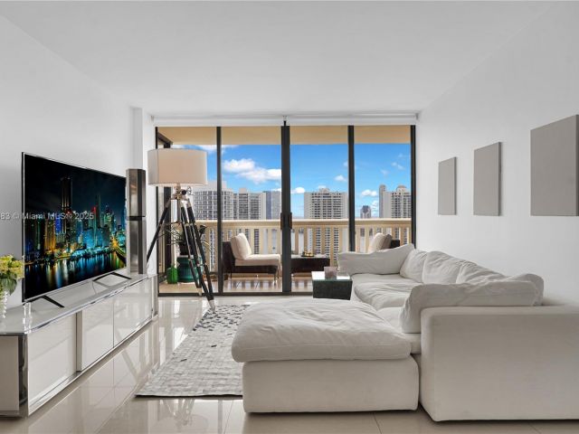 Apartment for sale  Unit #2508 - photo 6113455