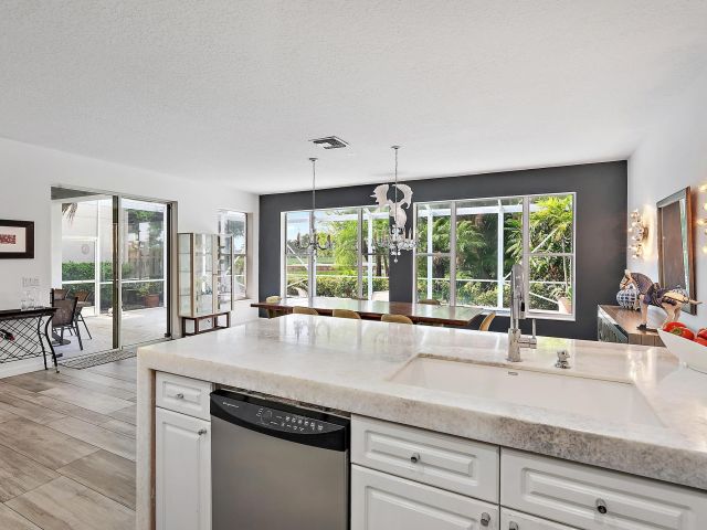 Home for sale at 8208 Heritage Club Drive - photo 6116568