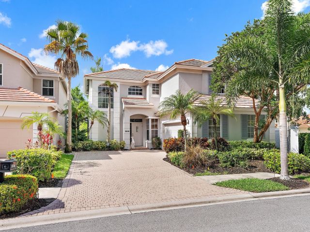 Home for sale at 8208 Heritage Club Drive - photo 6116575