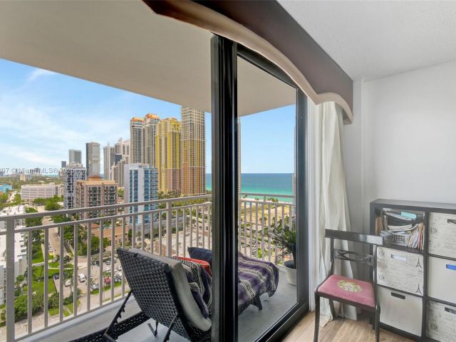 Apartment for sale  Unit #2212 - photo 6232208