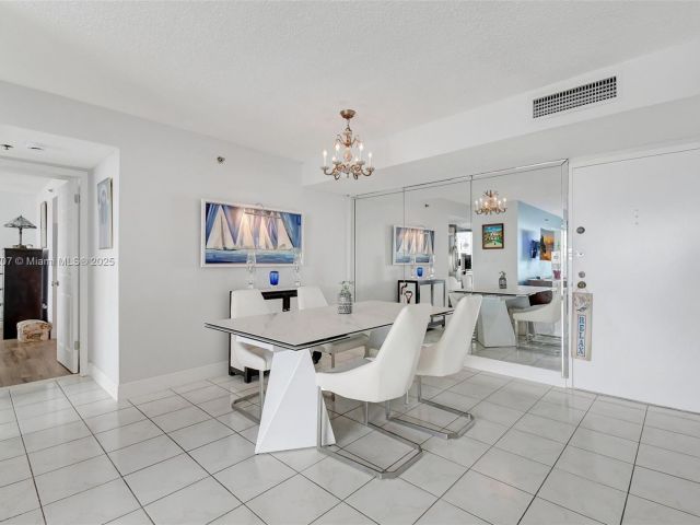 Apartment for sale  Unit #2212 - photo 6232212