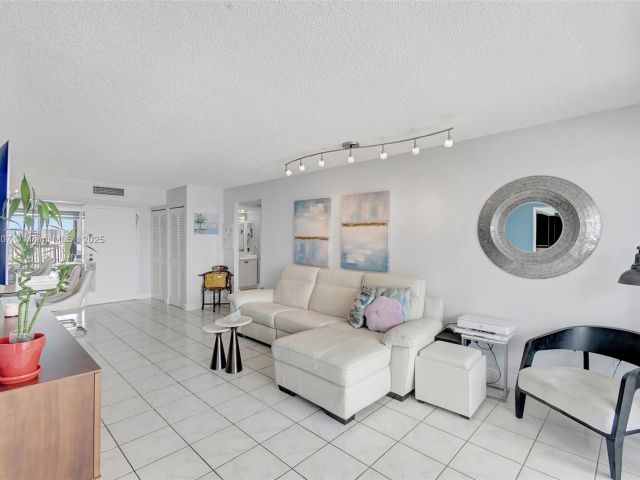 Apartment for sale  Unit #2212 - photo 6232216