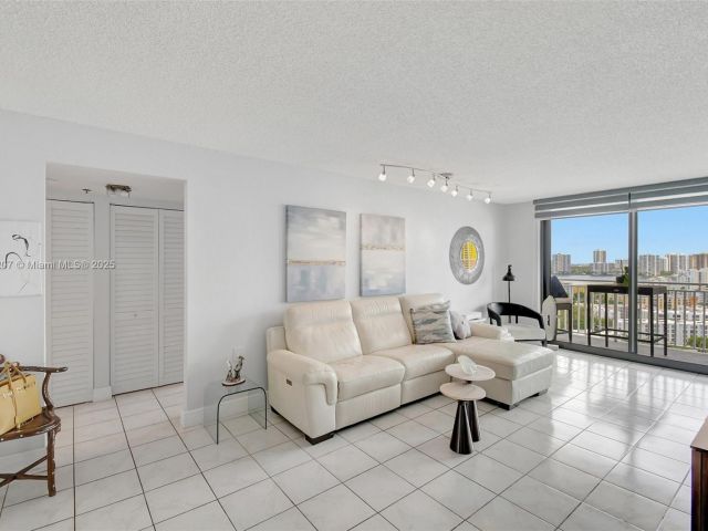 Apartment for sale  Unit #2212 - photo 6232217