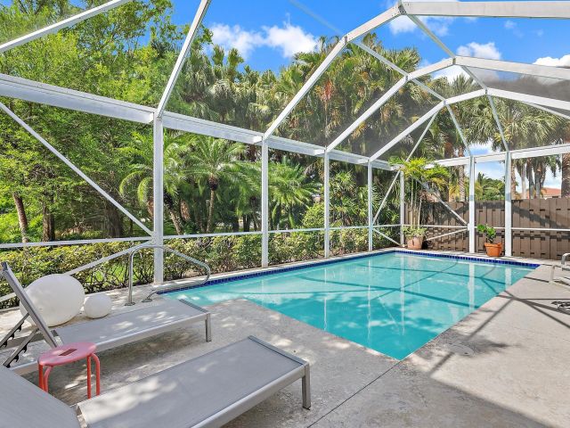 Home for rent at 8208 Heritage Club Drive - photo 6116538