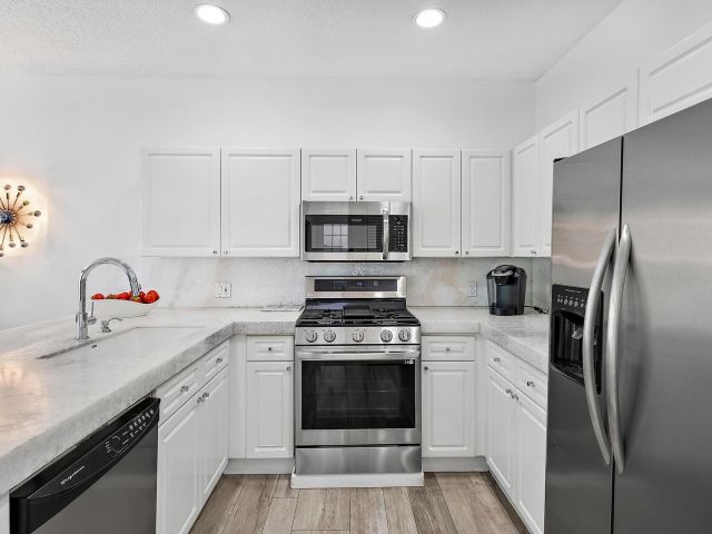 Home for rent at 8208 Heritage Club Drive - photo 6116553