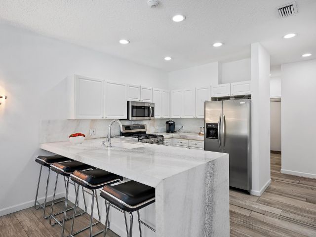 Home for rent at 8208 Heritage Club Drive - photo 6116554