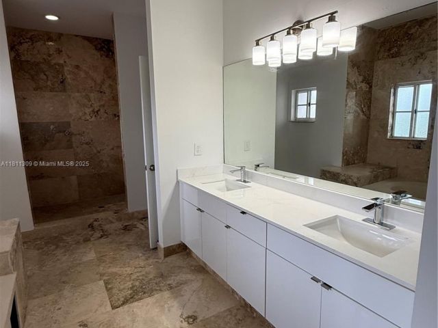 Home for sale at 4157 NE 14th St - photo 6085300