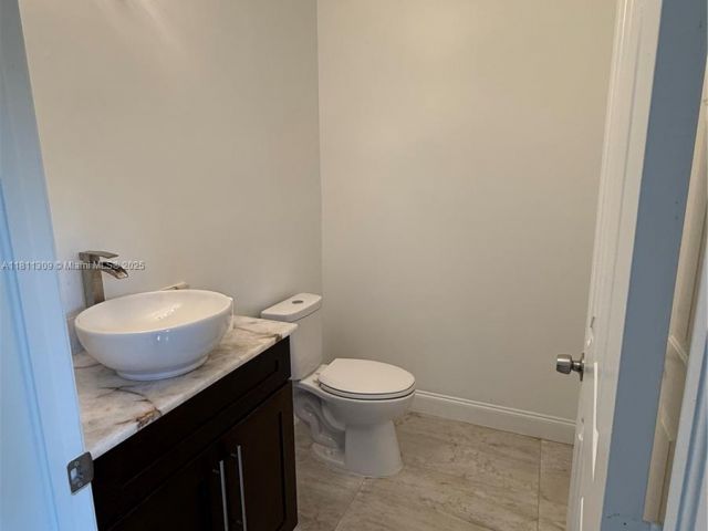 Home for sale at 4157 NE 14th St - photo 6085304