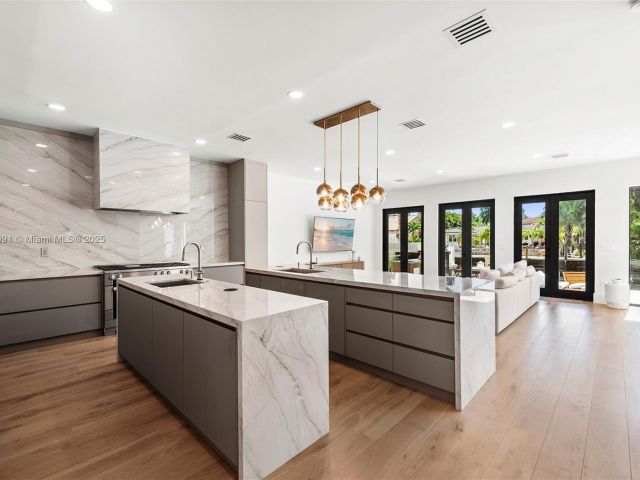 Home for sale at 324 Coconut Isle Dr - photo 6088587