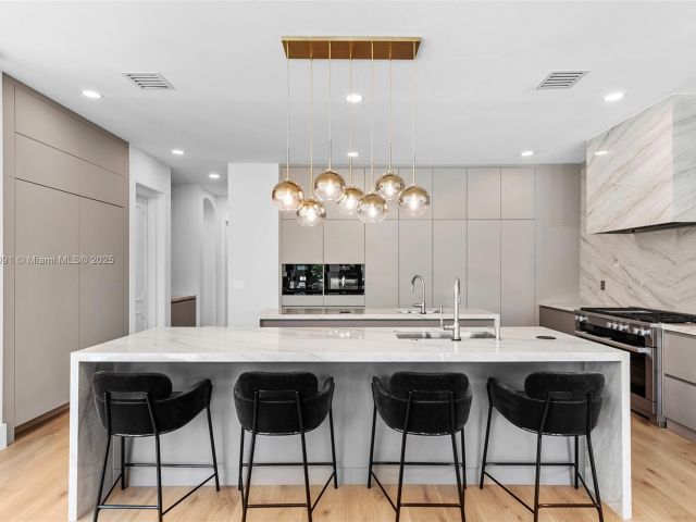 Home for sale at 324 Coconut Isle Dr - photo 6088589