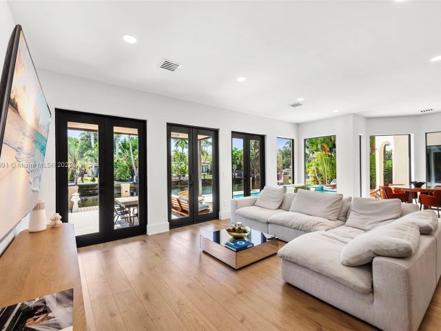 Home for sale at 324 Coconut Isle Dr - photo 6088592