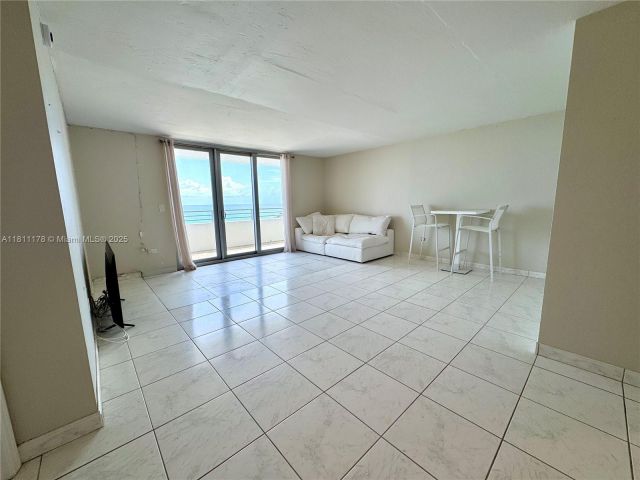 Apartment for sale  Unit #6E - photo 6085596