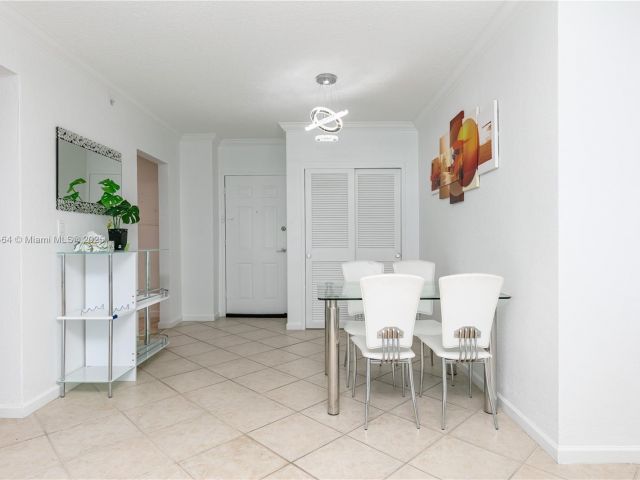 1-bedroom condo for rent in Hollywood - 2501 S Ocean Dr 1008 - MondialRealty