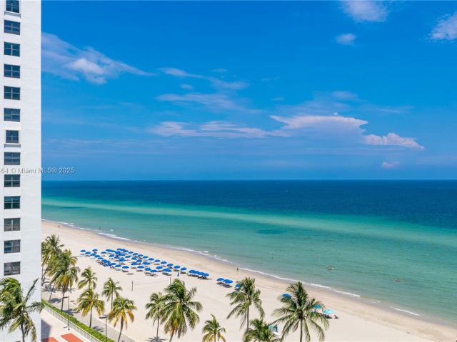 1-bedroom condo for rent in Hollywood - 2501 S Ocean Dr 1008 - MondialRealty