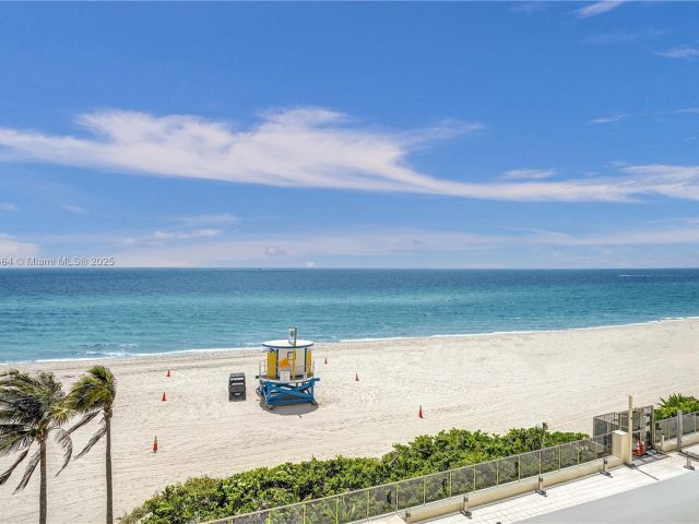 1-bedroom condo for rent in Hollywood - 2501 S Ocean Dr 1008 - MondialRealty