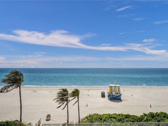 1-bedroom condo for rent in Hollywood - 2501 S Ocean Dr 1008 - MondialRealty