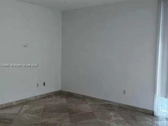 2-bedroom condo for sale in Miami - 1050 BRICKELL 3314 - MondialRealty