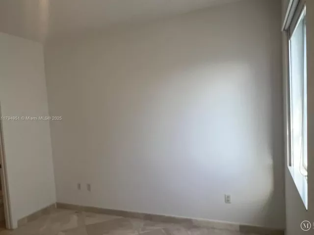 2-bedroom condo for sale in Miami - 1050 BRICKELL 3314 - MondialRealty