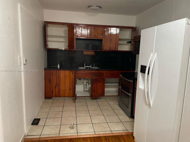 Home for sale at 127 NW 14th St - photo 6101233