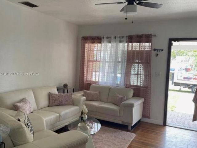 Home for sale at 127 NW 14th St - photo 6101237