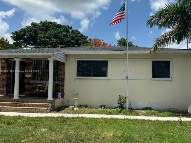 Home for sale at 127 NW 14th St - photo 6101240