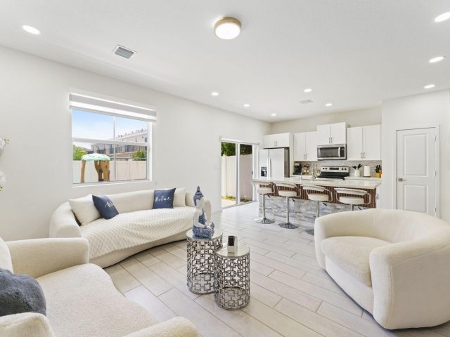 Home for sale at 1676 SE 8th Ave - photo 6127849