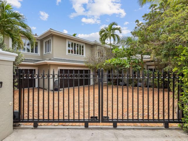 Home for rent at 3301 NE 16th St - photo 6114977