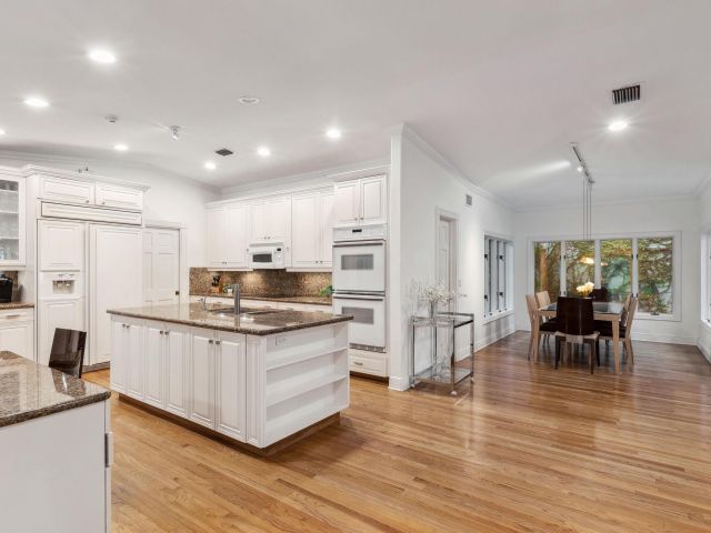 5-bedroom home for rent in Fort Lauderdale - 3301 NE 16th Street - MondialRealty