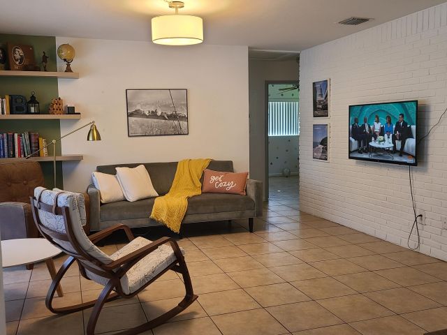 Home for rent at 170 NW 7th Street - photo 6089912